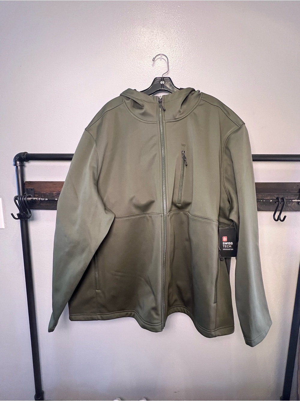 Swiss Tech Olive Green Hooded Softshell Jacket – Men’s 3XL